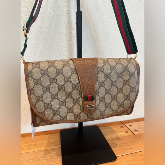 Gucci Vintage GG Supreme Sherry Line Clutch Crossbody Bag